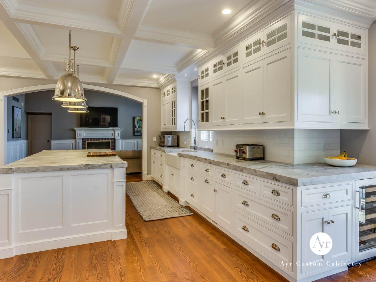 advantages with having custom cabinets
