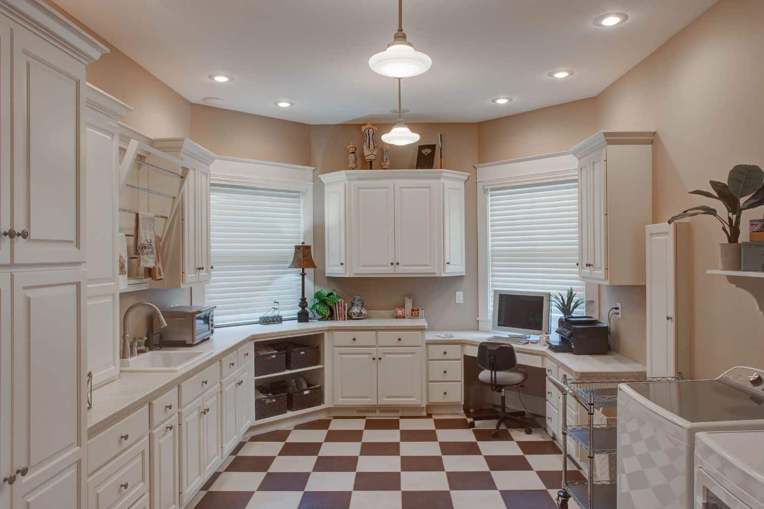 Custom laundry room in Diamond Lake MI